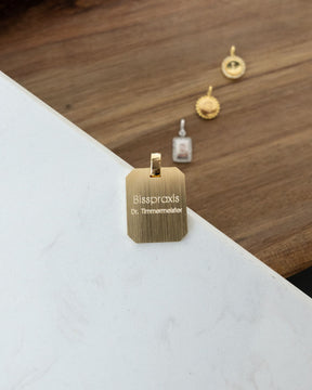 Graveerplaatjes halsketting hanger achthoek