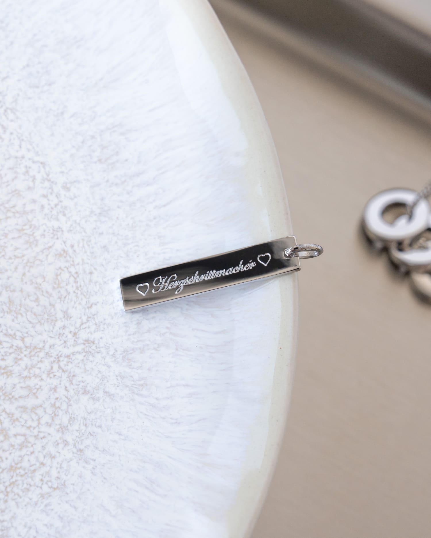 Staaf halsketting graveerplaatje hanger