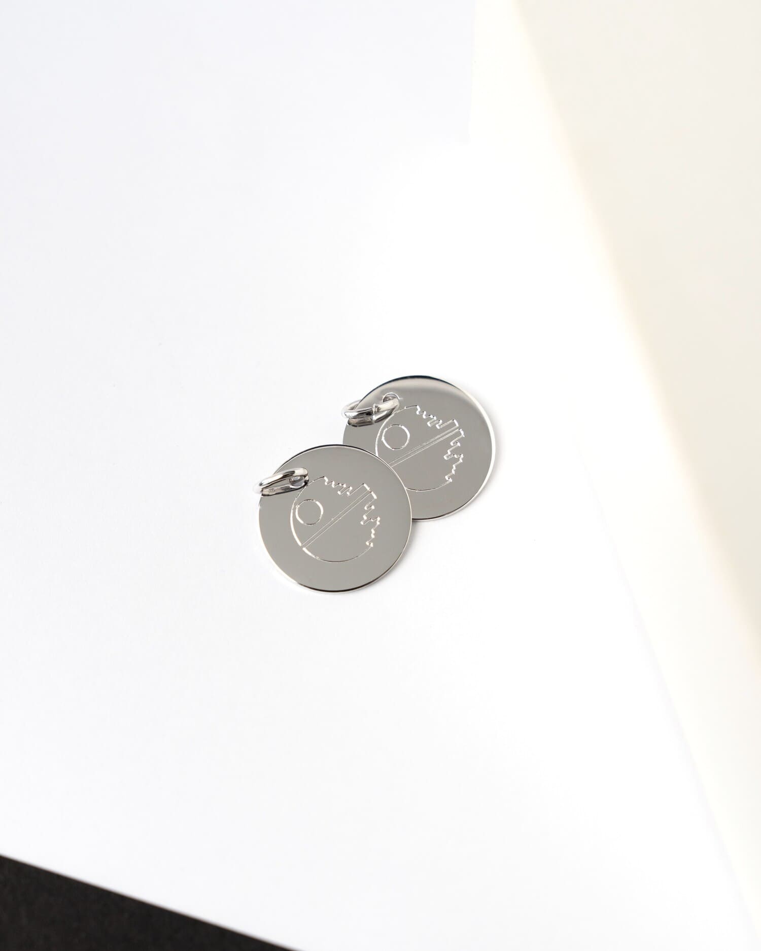 Afbeelding/grafiek Uploud graveerplaatjes halsketting hanger rond 12mm
