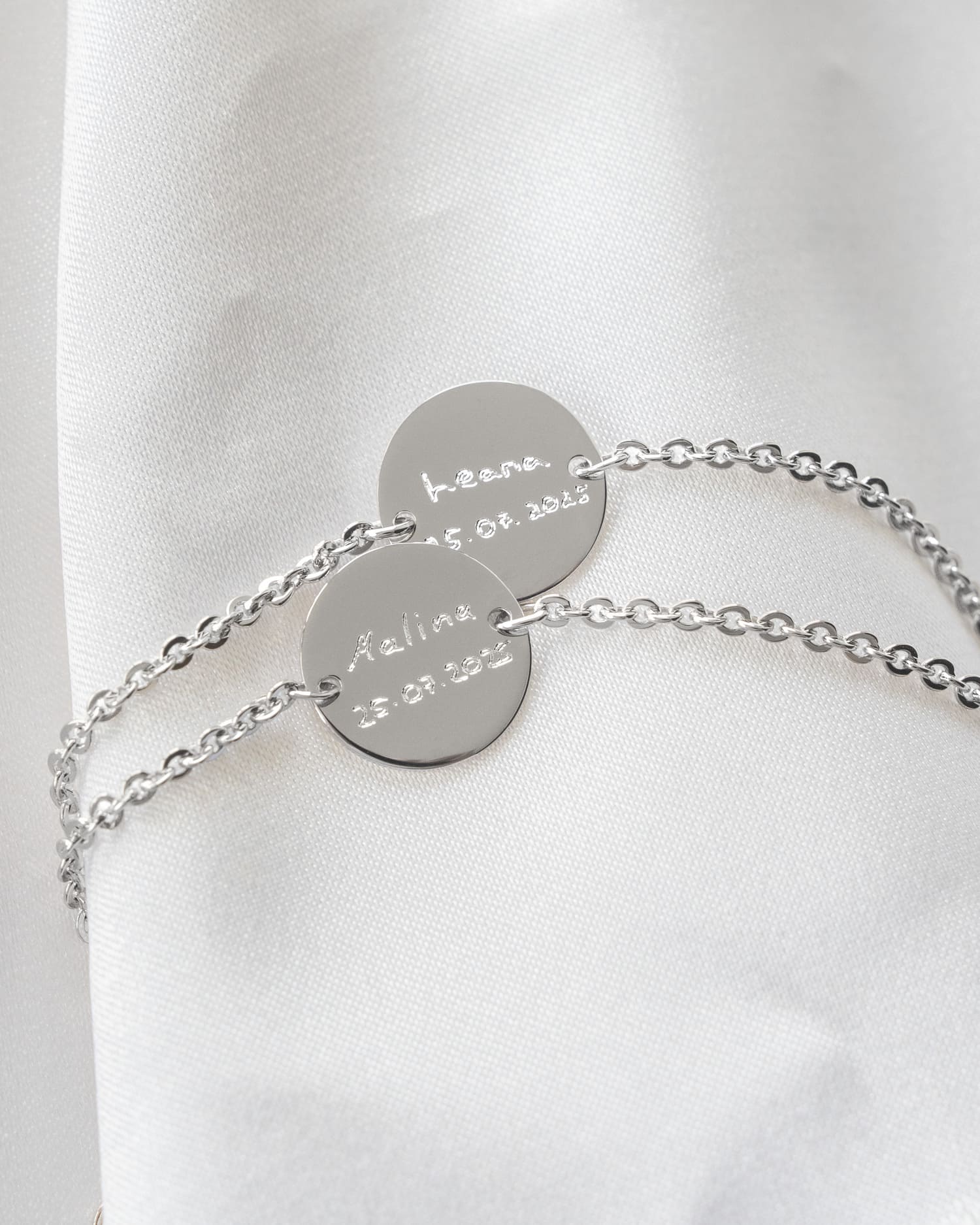 Handschrift upload graveren armband graveerplaatje rond
