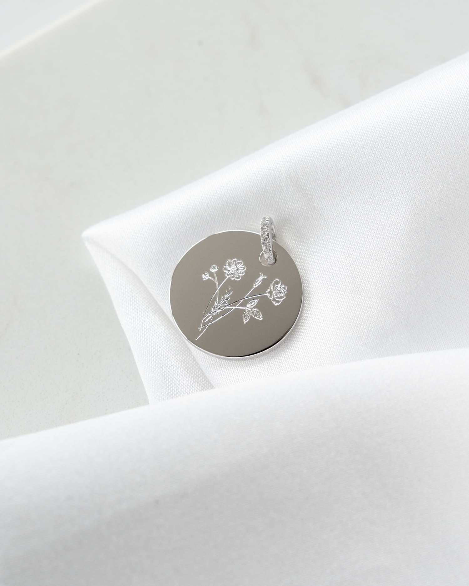 Geboorte bloem graveren platen ketting hanger zirconia ronde