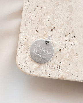 Graveerplaatjes halsketting hanger rond ijs mat